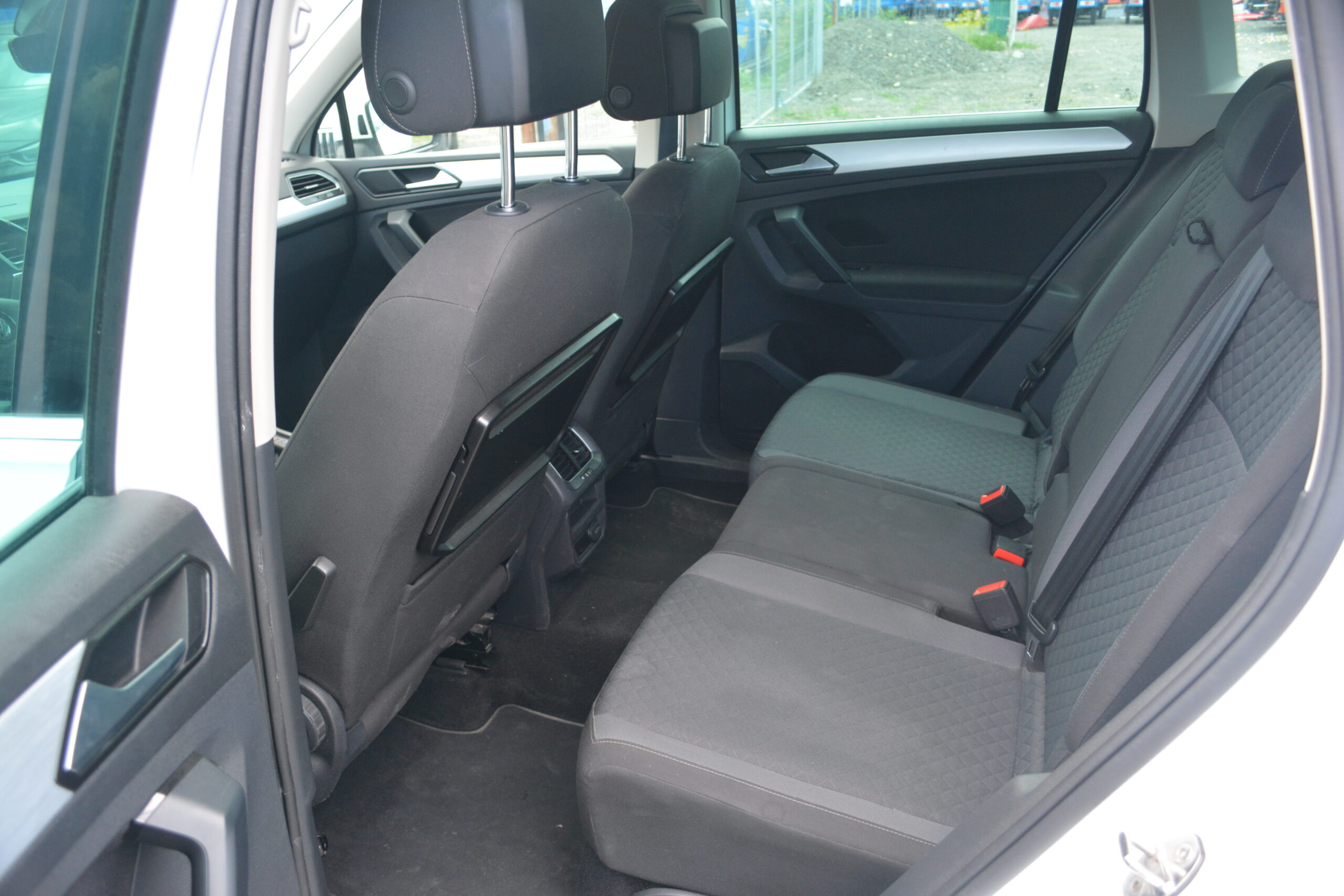 
								Volkswagen Tiguan 2017 full									